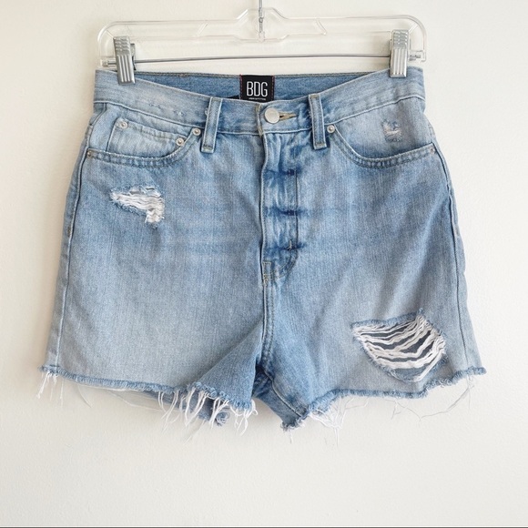 URBAN OUTFITTERS BDG High Rise Girlfriend Cutoff Shorts Light Wash distressed 26 - Picture 1 of 8